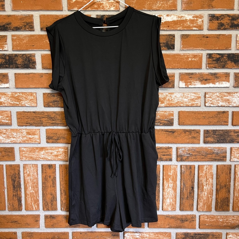 Black Short Romper (NWOT)